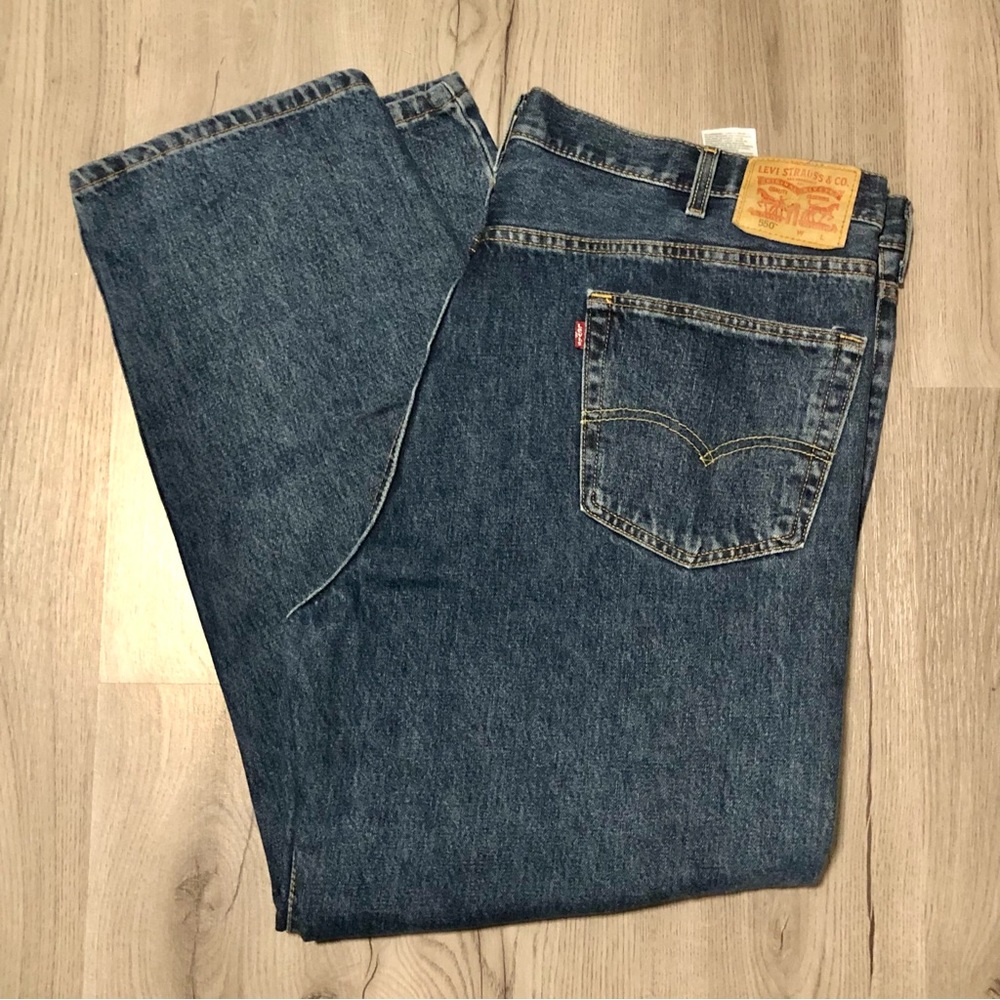 Levi 550 Denim Jeans Mens Reg Fit 48 x 32 Blue Dark Wash - Picture 2 of 5